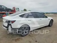 2021 Tesla Model 3 фото