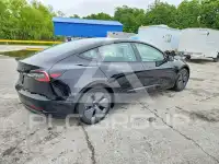 2021 Tesla Model 3 фото