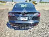 2021 Tesla Model 3 фото