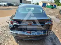 2021 Tesla Model 3 фото