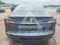 2021 Tesla Model 3 фото