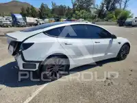 2021 Tesla Model 3 фото
