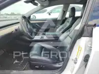 2021 Tesla Model 3 фото