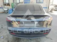 2021 Tesla Model 3 фото