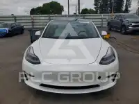2021 Tesla Model 3 фото