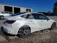 2021 Tesla Model 3 фото