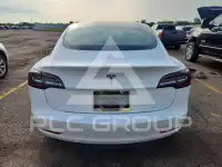2021 Tesla Model 3 фото