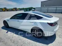 2021 Tesla Model 3 фото