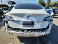2021 Tesla Model 3 фото