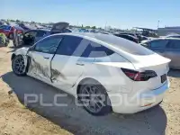 2021 Tesla Model 3 фото