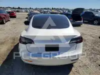 2021 Tesla Model 3 фото