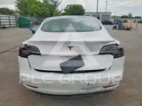 2021 Tesla Model 3 фото