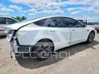 2021 Tesla Model 3 фото