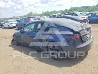 2021 Tesla Model 3 фото