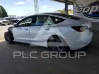 2021 Tesla Model 3 фото