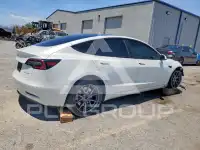 2021 Tesla Model 3 фото