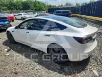 2021 Tesla Model 3 фото