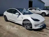2021 Tesla Model 3 фото