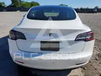 2021 Tesla Model 3 фото