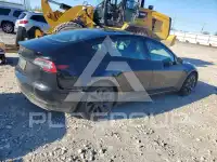 2021 Tesla Model 3 фото