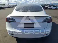 2021 Tesla Model 3 фото