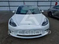 2021 Tesla Model 3 фото