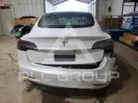 2021 Tesla Model 3 фото