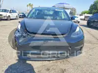 2021 Tesla Model 3 фото