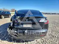 2021 Tesla Model 3 фото
