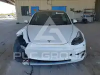 2021 Tesla Model 3 фото