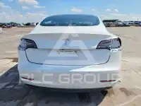 2021 Tesla Model 3 фото