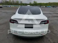 2021 Tesla Model 3 фото