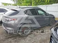 2021 Alfa Romeo Stelvio photo