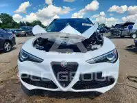 2021 Alfa Romeo Stelvio фото