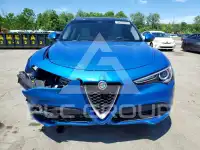 2021 Alfa Romeo Stelvio photo