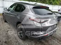 2021 Alfa Romeo Stelvio photo