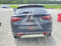 2021 Alfa Romeo Stelvio photo