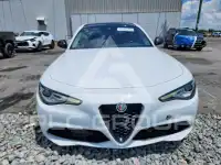 2021 Alfa Romeo Giulia фото