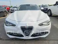 2021 Alfa Romeo Giulia фото