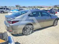 2021 Lexus ES photo