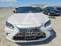 2021 Lexus ES300 фото