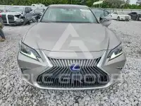 2021 Lexus ES300 photo