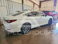 2021 Lexus ES350 photo