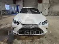 2021 Lexus ES350 photo