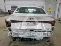 2021 Lexus IS фото