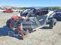 2021 Can-AM Sidebyside фото