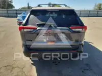 2021 Toyota RAV4 фото