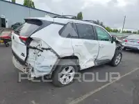 2021 Toyota RAV4 фото