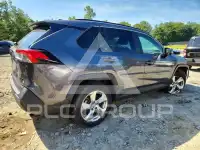2021 Toyota RAV4 фото