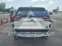 2021 Toyota RAV4 фото